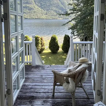 With Shoreline By Brusdalsvannet Holiday home