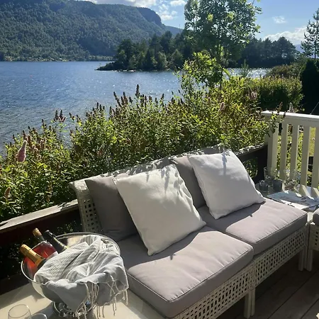 With Shoreline By Brusdalsvannet Holiday home *