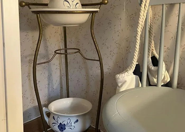 Dom wakacyjny With Shoreline By Brusdalsvannet