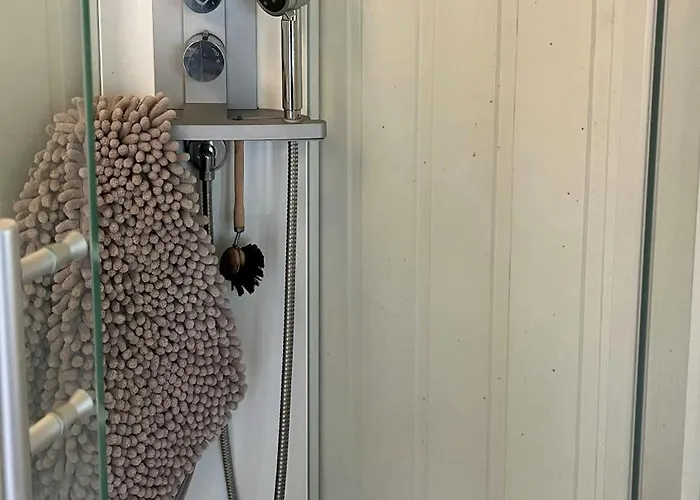 With Shoreline By Brusdalsvannet Dom wakacyjny *