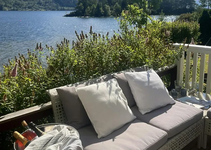 With Shoreline By Brusdalsvannet Dom wakacyjny *